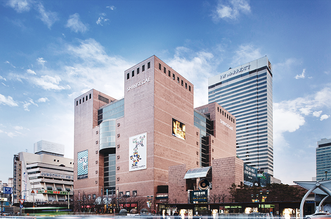 HAPPY LIFESTYLE IN<br/>SHINSEGAE DEPARTMENT STORE